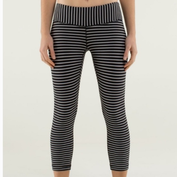 lululemon athletica Pants - Lululemon wunder under crop